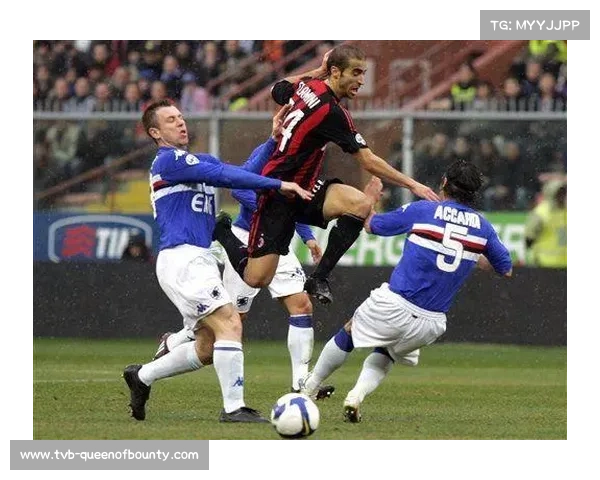 格林伍德与埃莫森撞墙配合推射破门，马赛扩大优势