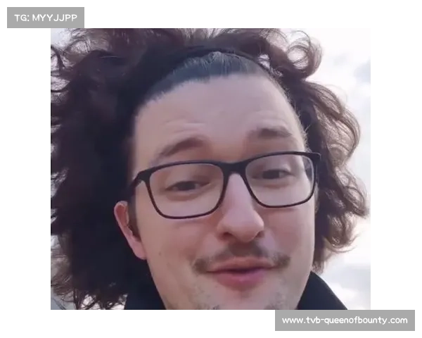 曼联死忠球迷“蓄发哥”因球队未达五连胜持续近500天不剪发